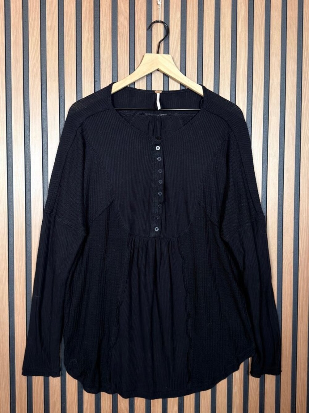 Free People Top Medium Women’s Black Long Sleeve Ribbed Poly Stretch